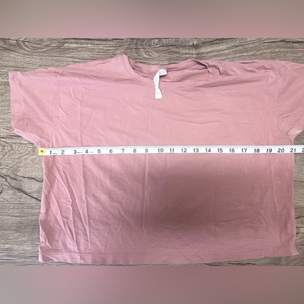 lululemon athletica Pink Crop Top - Picture 4 of 5